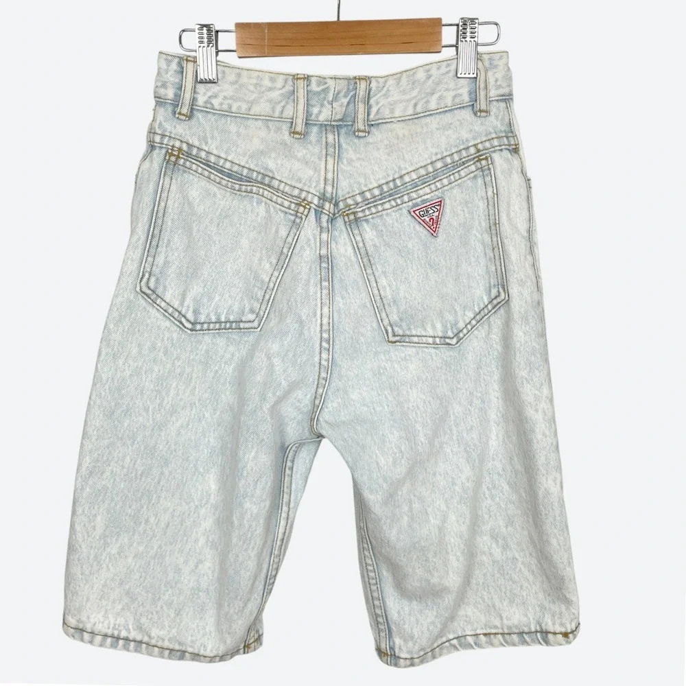 VTG Guess Distressed Knee Length Light Blue Denim Shorts Size 27 Streetwear USA